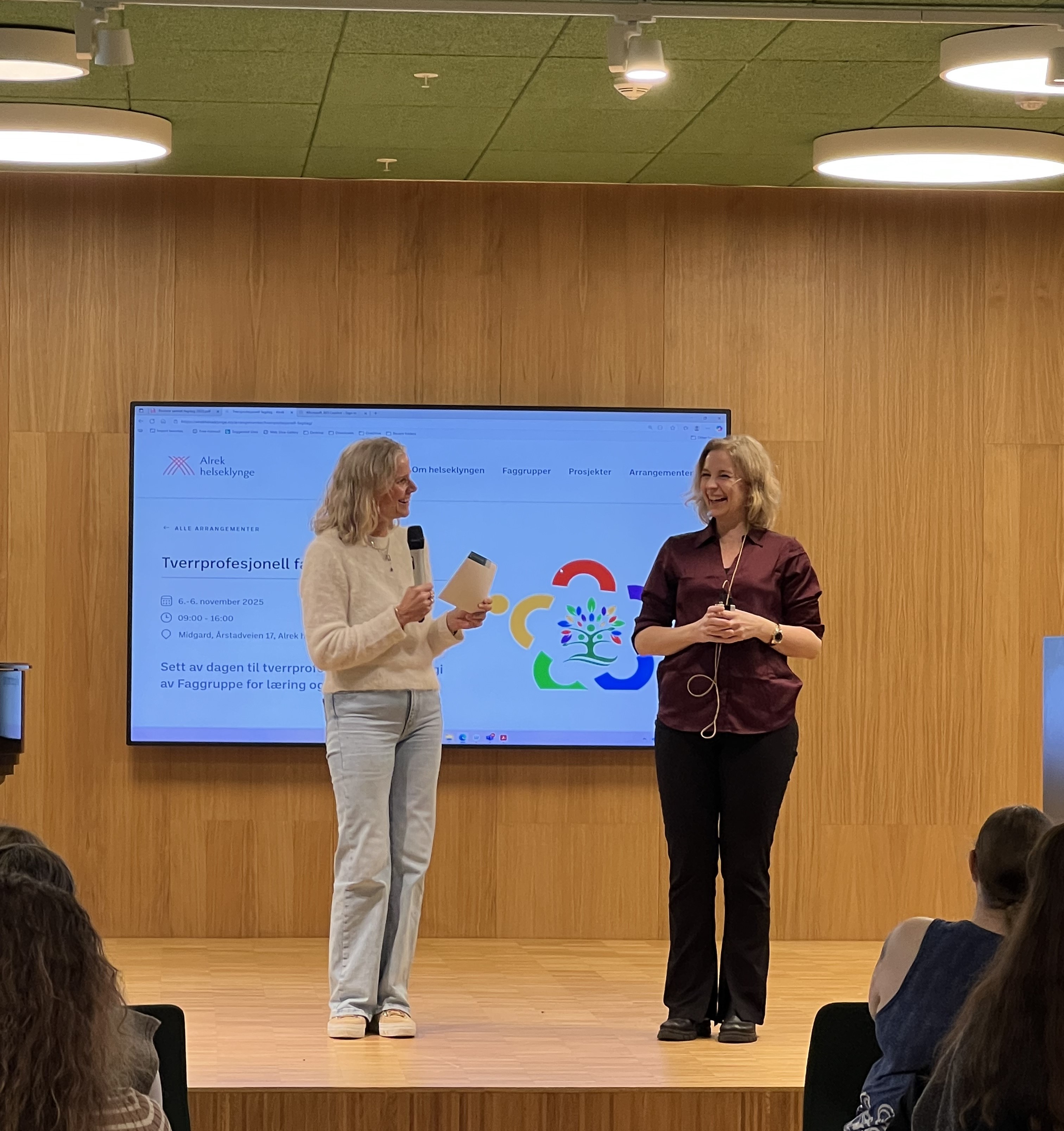 Bilde av Ane Johannessen og Merethe Hustoft fra TVEPS, på aller første fagdag med TVEPS. 