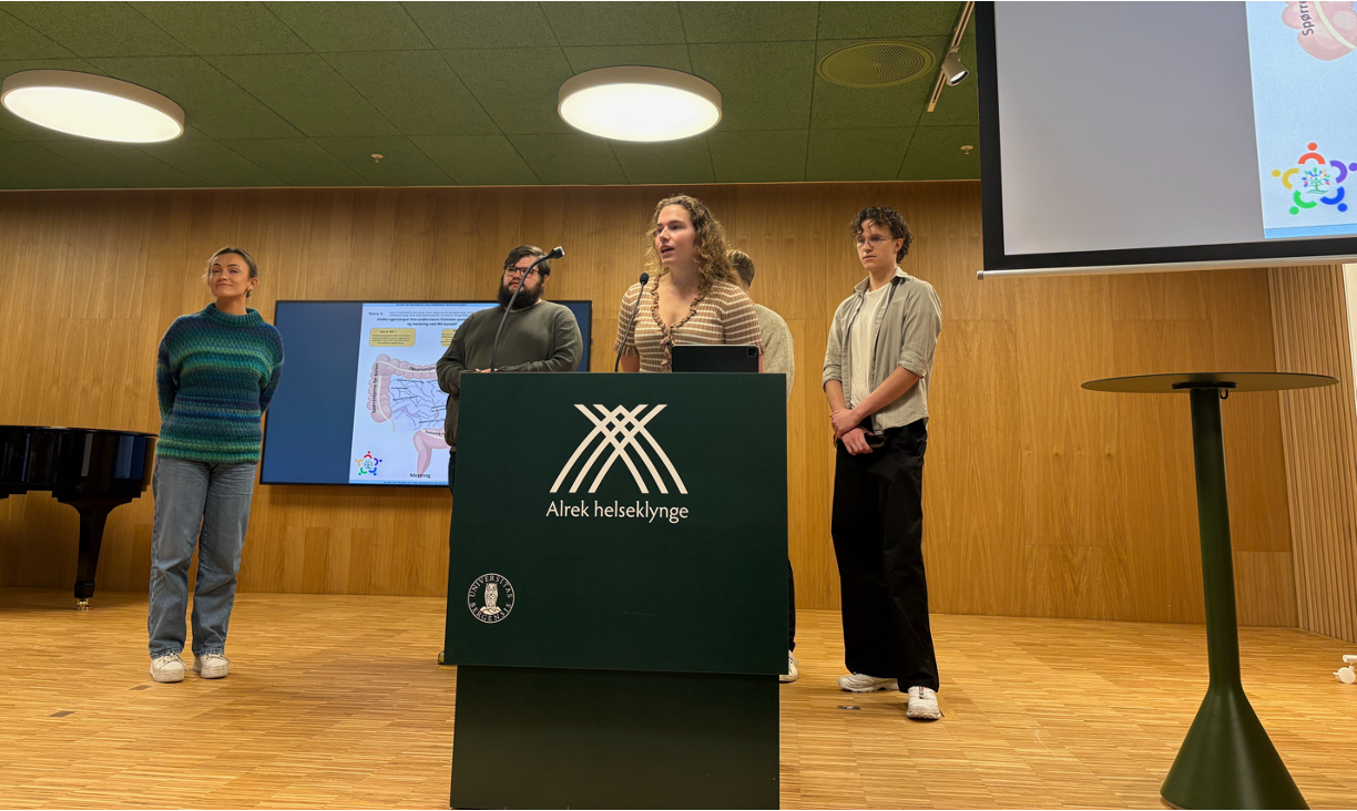 Bilde av Ane Johannessen og Merethe Hustoft fra TVEPS, på aller første fagdag med TVEPS. 