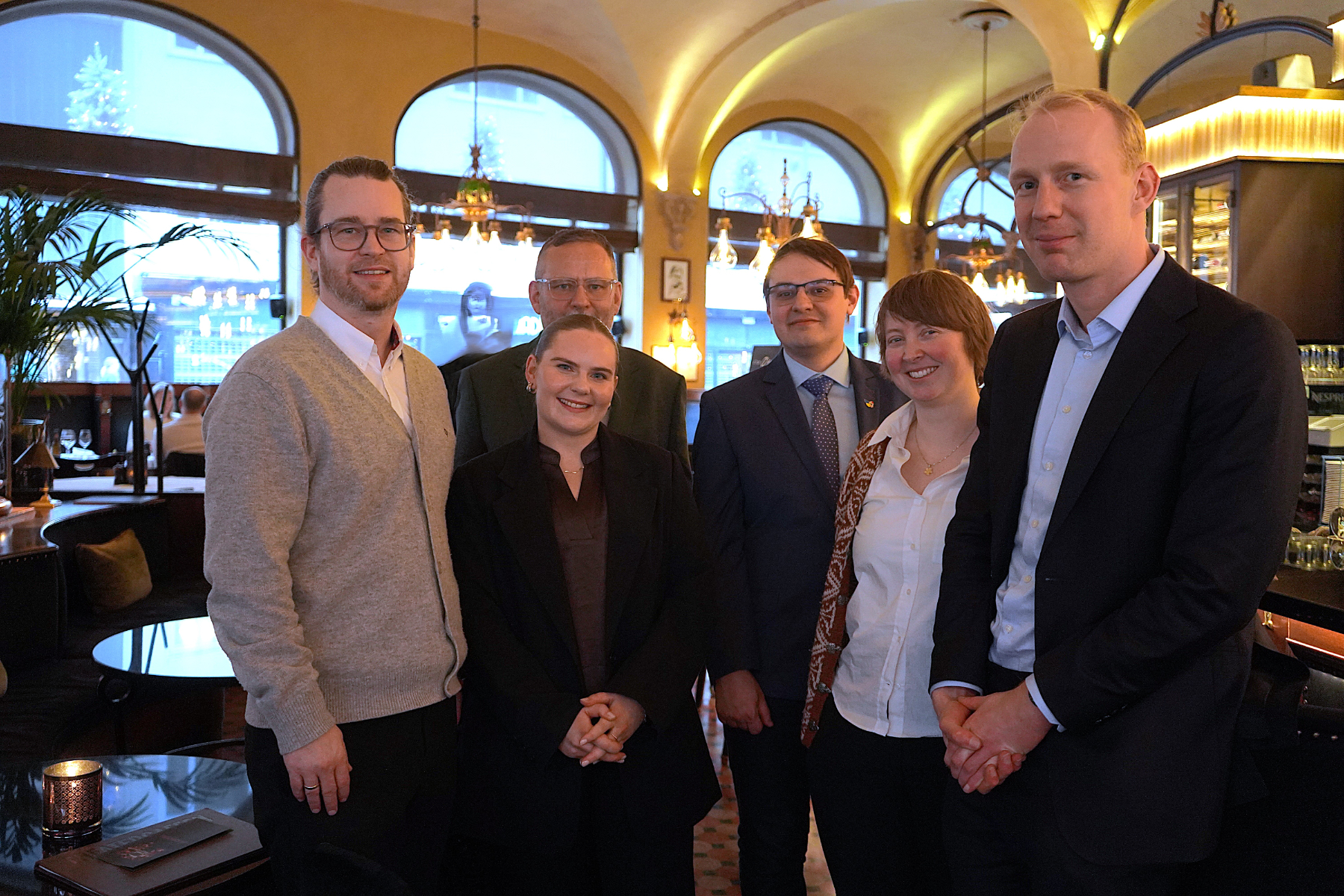 Gruppebilde med ESS Norge, ESS Ukraina og ESS HQ. 