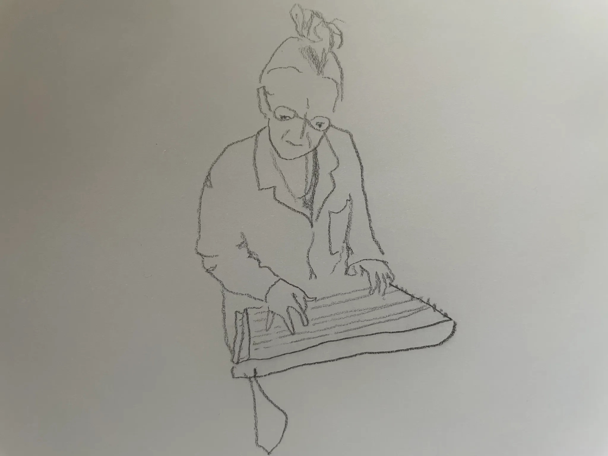Illustrasjon av Tia De Nora som spiller instrumentet kantele
