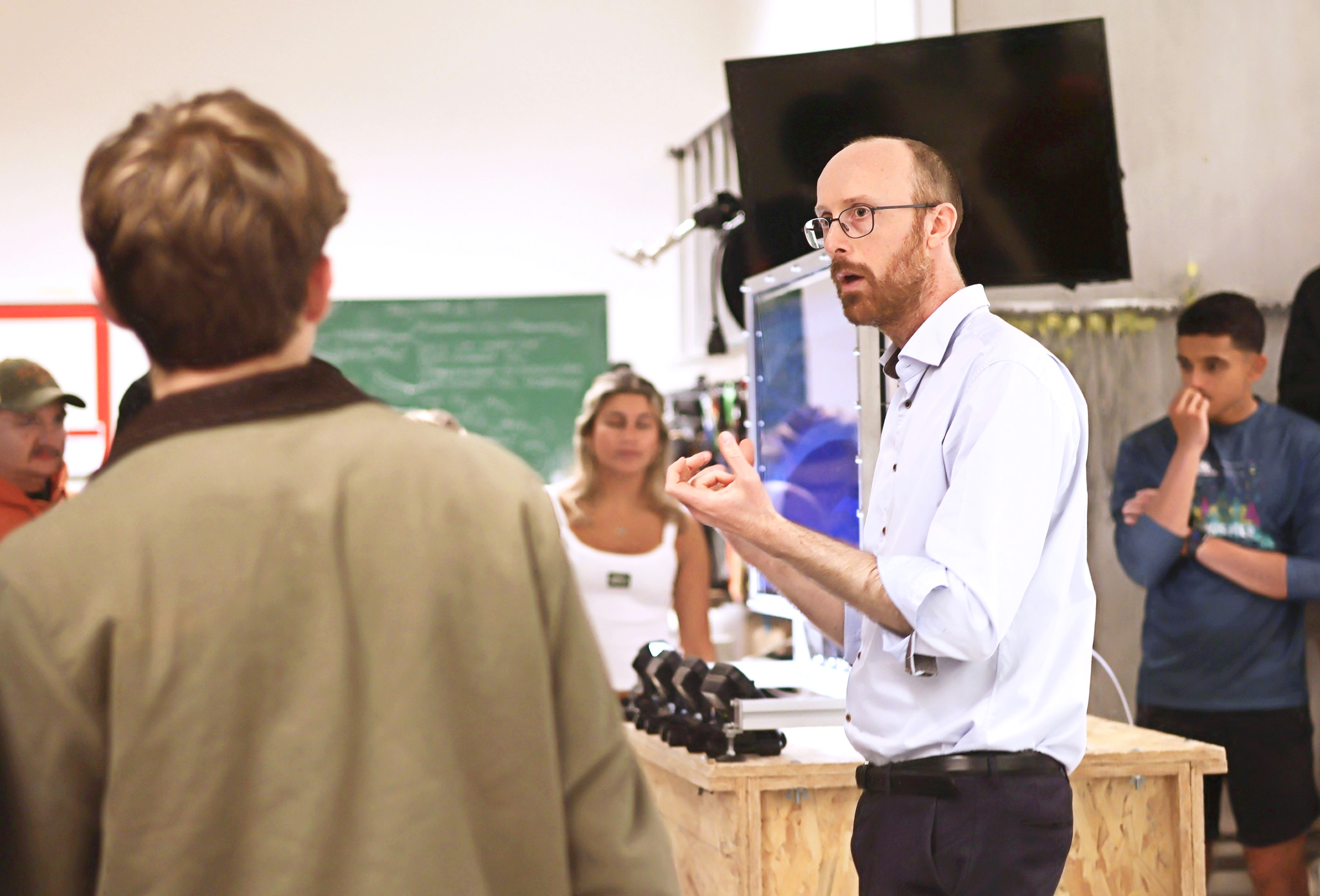 Prof. Martin Fernø presenting the FluidFlower
