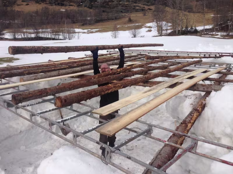 The research questions applicable for investigation may span over a large variety of medical diciplines, for example anaestetiology, traumatology, toxicology, general practice, cardiology etc.   Until now, Sven Christjar Skaiaa, Guttorm Brattebø and Øyvind Thomassen have been initiating the efforts, with help and support from the other members of the group.   The concept of MountainLab is still young and developing, and open for everyone with ideas and/ or questions for further development.  The clinical tr