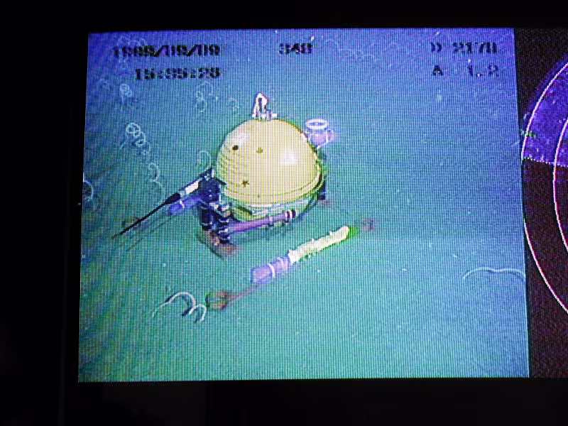 Utstyr plassert på havbunn for registrering av geofysiske data