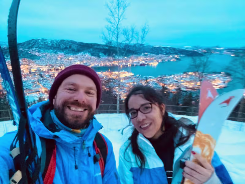 SEAS fellows Ed and Rosa skiing