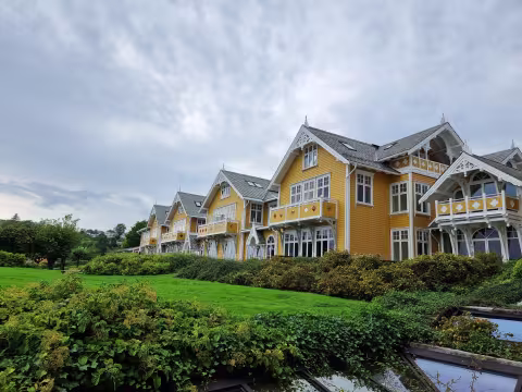 Landscape photo with the Solstrand Hotel.