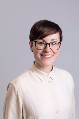 Portrettfoto av Hege Høivik Bye