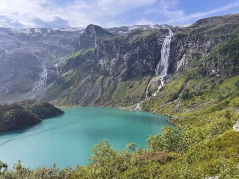 The Centre for Mountains in Transition (CMT)