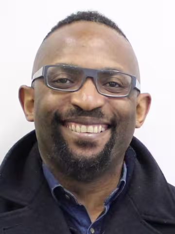 Portrait picture of Henry Mainsah