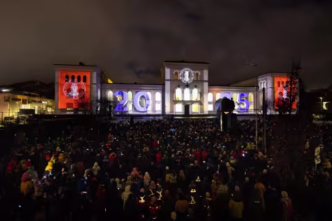 Folksomt på Museplass i Bergen