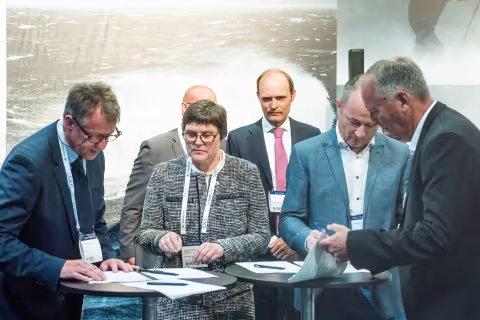  Morten Magnussen, prosjektdirektør i NorSea Group, Kristin Guldbrandsen Frøysa, energidirektør ved UiB, Jan Helsen, professor ved Universitetet i Brussel, Wim De Waele, professor ved Universitetet i Gent og Tor Henning Hemmingsen, 
