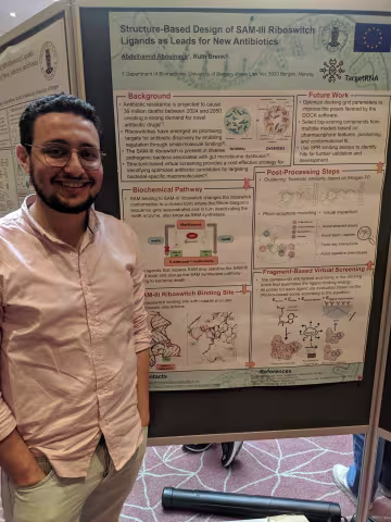 Abdelhamid Aboulnaga with his poster. 
