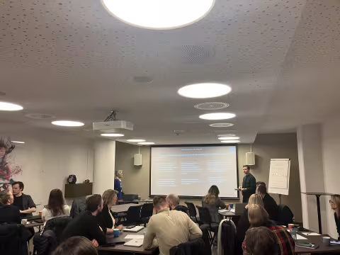 Professor emerita Kjersti Fløttum and PhD candidate Emil Perron. 