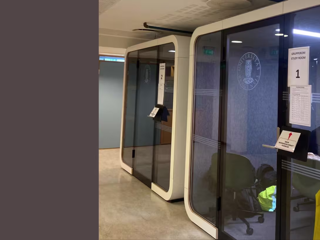 De to poddene der skrivementorene sitter.