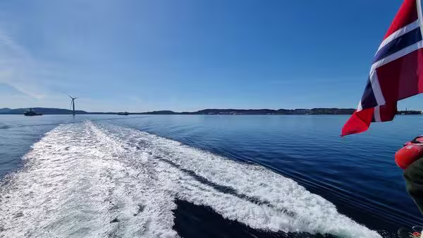 Bilde av flytende vindturbin