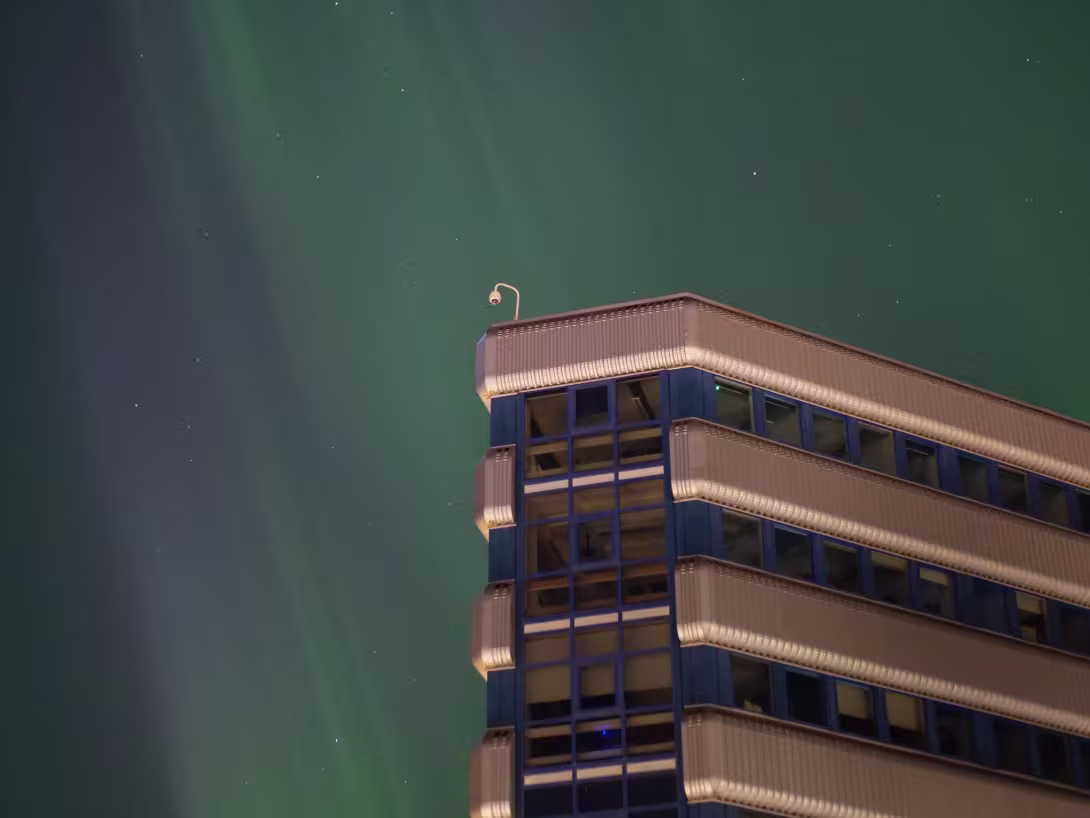 Nordlys over Høyteknologisenteret i Bergen.