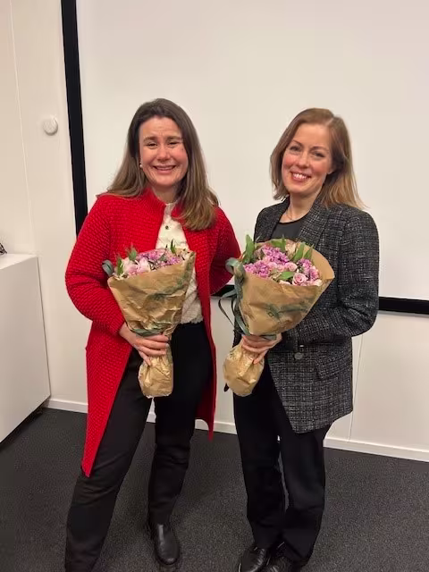 Helga Midtbø og Ester Kringeland