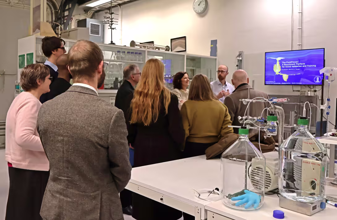 Prof. Martin Fernø presenting to representatives from the NFR and the Ministry of Energy