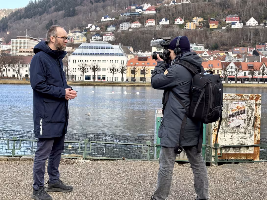 Professor Espen Gamlund har laget serien sammen med produsent Frode Ims.